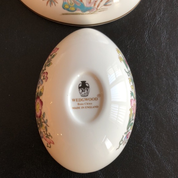 Wedgwood Kutani Crane Multicolored Bone China Egg Trinket Box Medium 4”L - Picture 4 of 4